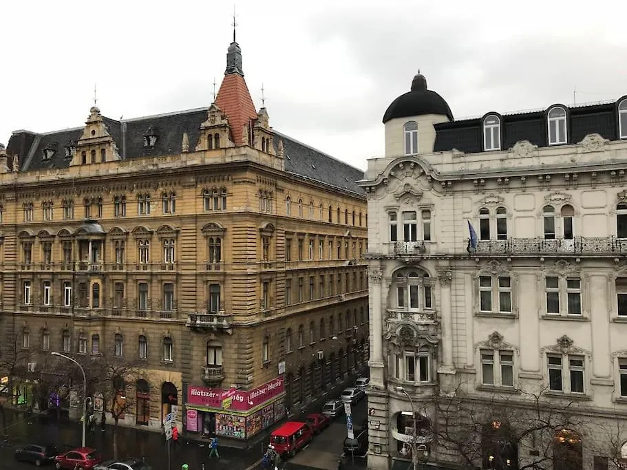 Comfortable Flat With Prime Location Near Oktogon Budapest 0*,