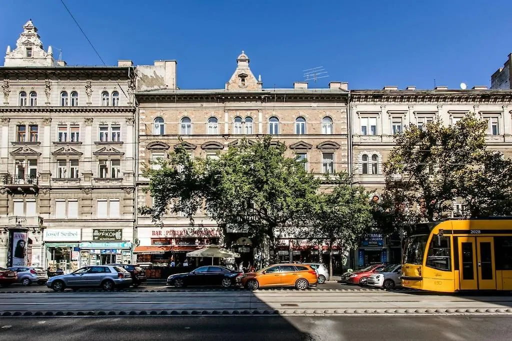 Comfortable Flat With Prime Location Near Oktogon Budapest Apartment
